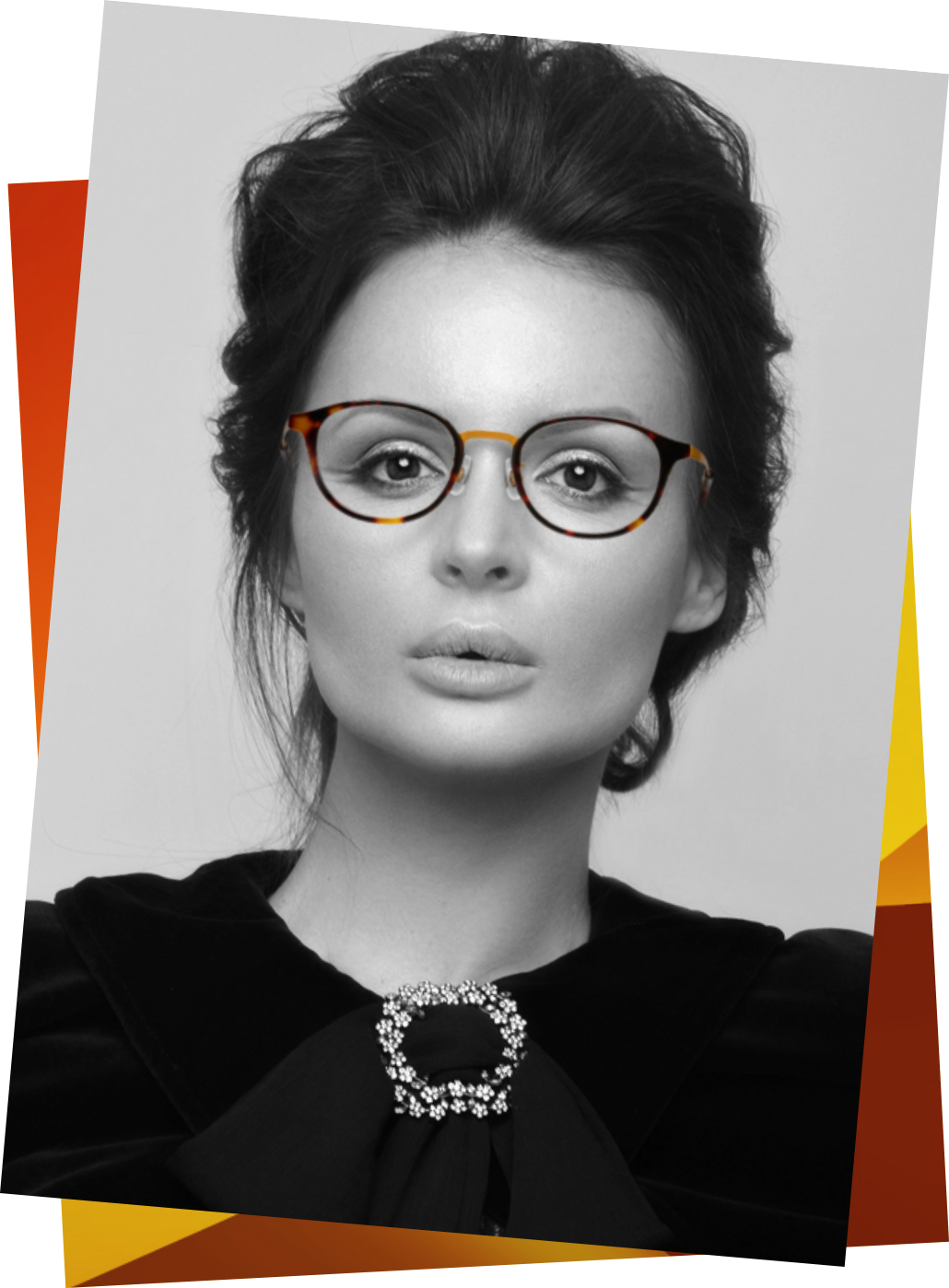 メガネをかけているモデル