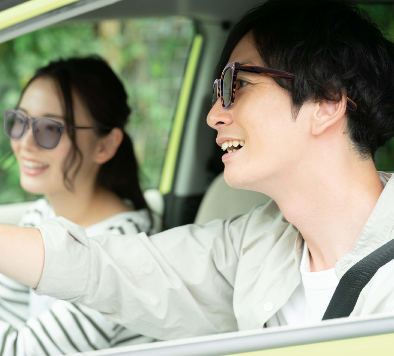 運転時のまぶしさやギラつきを軽減イメージ